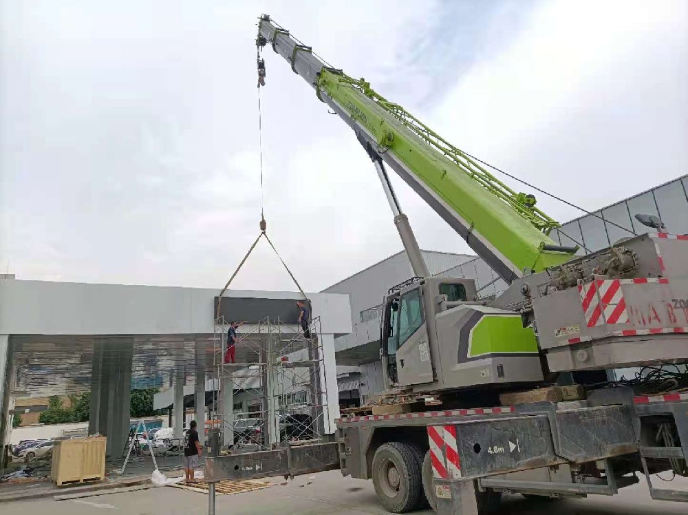 上汽通用-凱迪拉克售后透明車(chē)間在四川成都地區弱電監控勞務(wù)施工安裝